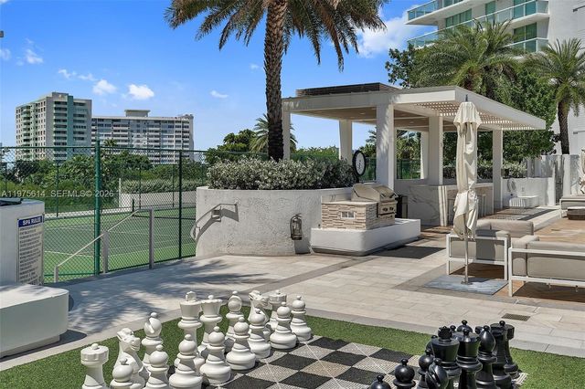 10 Venetian Way 904, Miami Beach, FL 33139