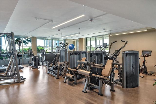 10 Venetian Way 904, Miami Beach, FL 33139