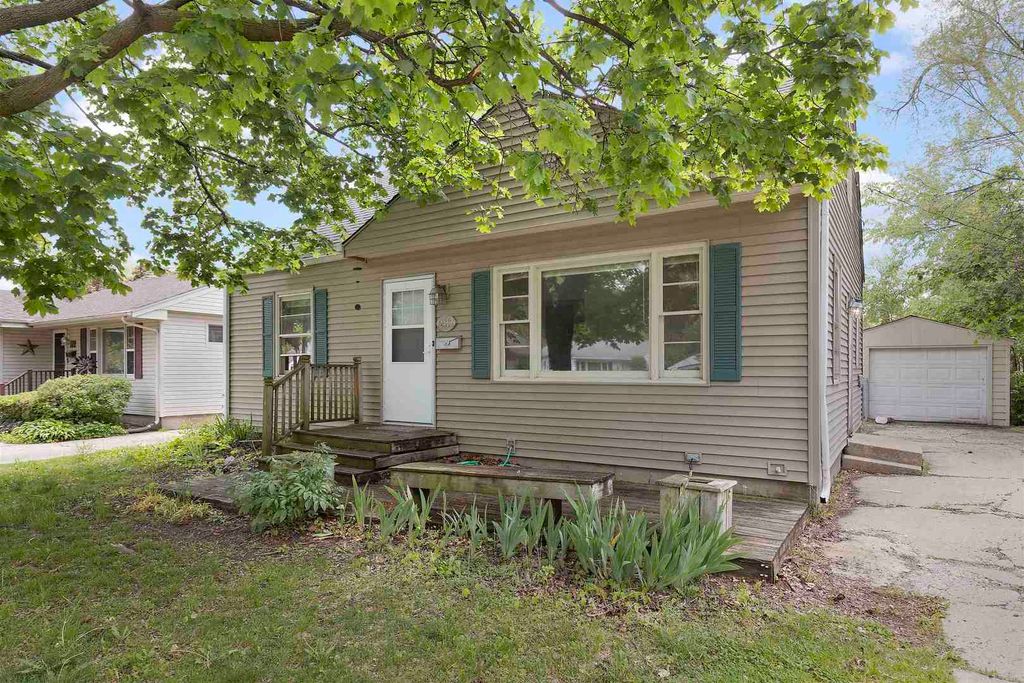 2412 MIDWAY Drive, Rockford, IL 61103