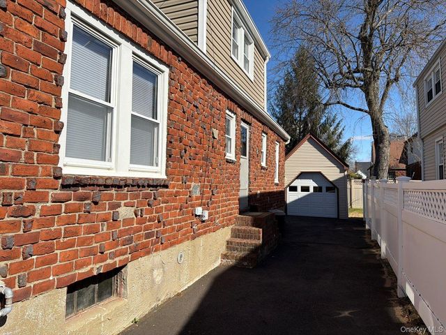987 Wallace Avenue, Baldwin, NY 11510
