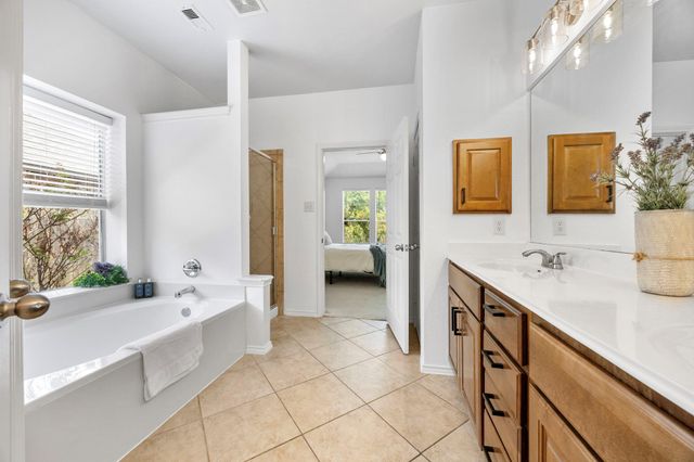 21001 Haddington CV, Hutto, TX 78634