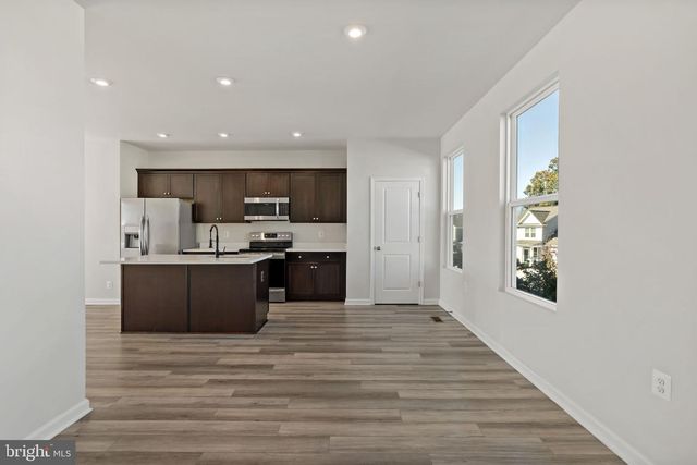 66 NATIONAL ST, Ranson, WV 25438