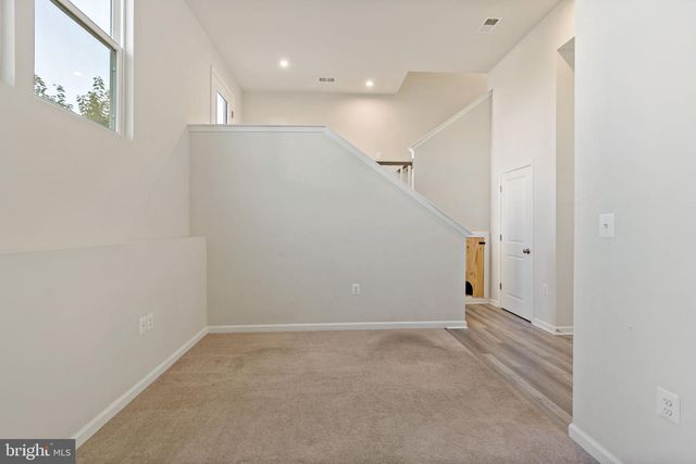 66 NATIONAL ST, Ranson, WV 25438