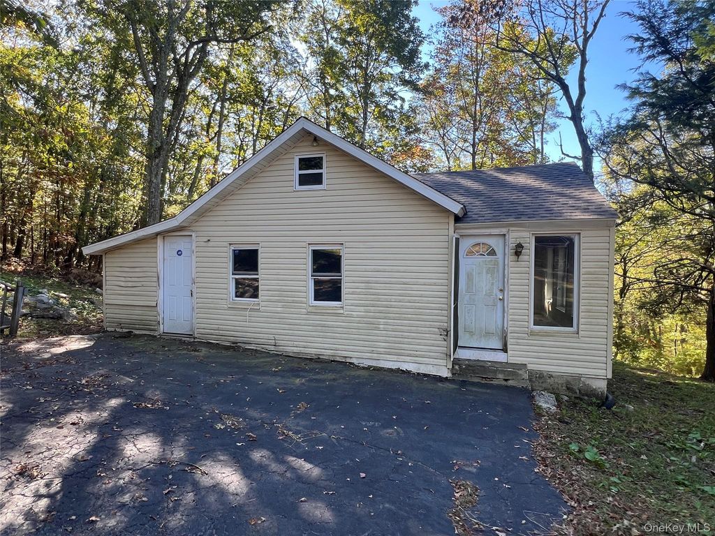 16 Firwood Road, Wurtsboro, NY 12790