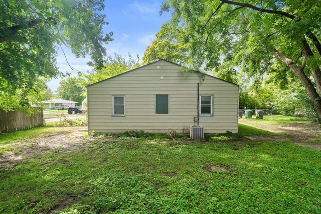 2825 E 37th Street, Des Moines, IA 50317