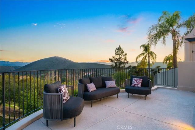 1090 Vista Ridge Lane, Westlake Village, CA 91362