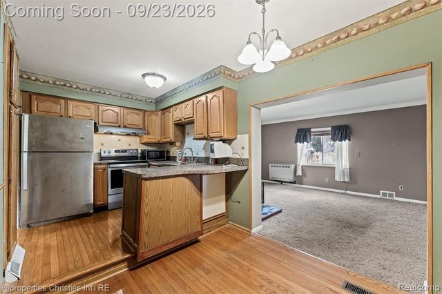 11283 Plumridge Boulevard, Sterling Heights, MI 48313