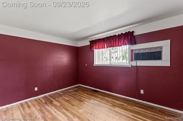 11283 Plumridge Boulevard, Sterling Heights, MI 48313