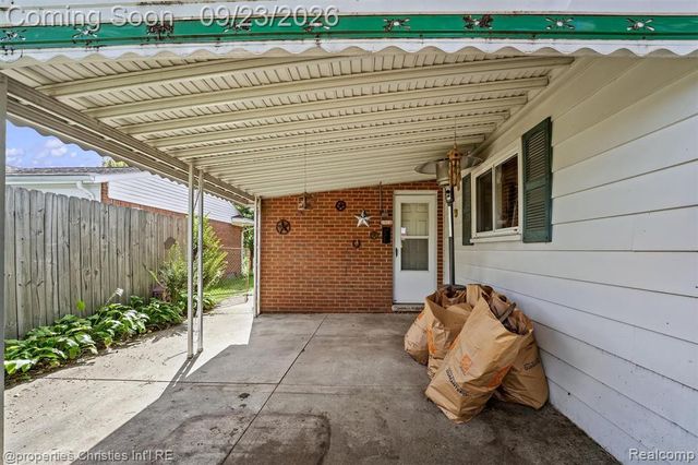 11283 Plumridge Boulevard, Sterling Heights, MI 48313