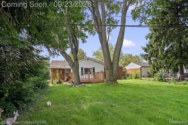 11283 Plumridge Boulevard, Sterling Heights, MI 48313