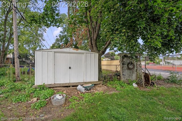 11283 Plumridge Boulevard, Sterling Heights, MI 48313