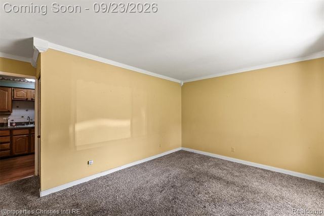 11283 Plumridge Boulevard, Sterling Heights, MI 48313