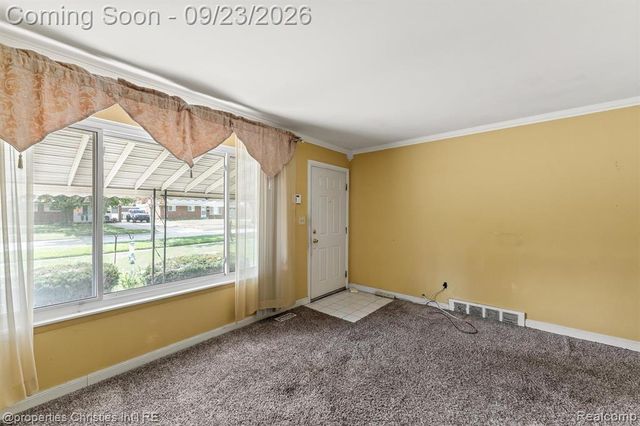 11283 Plumridge Boulevard, Sterling Heights, MI 48313
