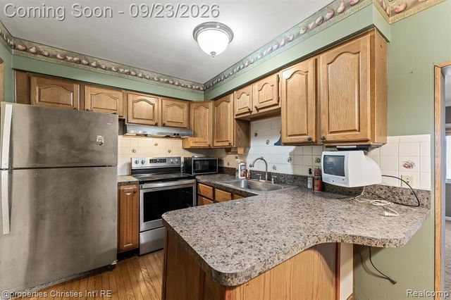 11283 Plumridge Boulevard, Sterling Heights, MI 48313