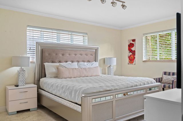 2757 NE 14th Avenue, Wilton Manors, FL 33334