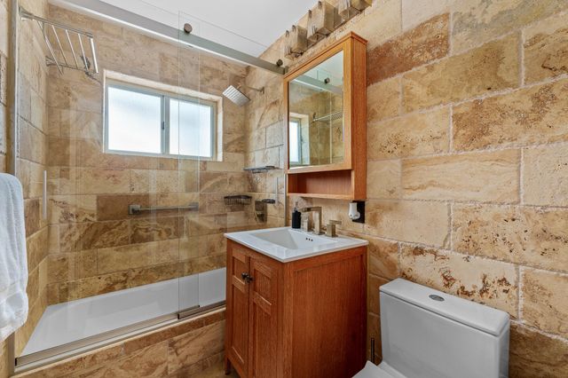 2757 NE 14th Avenue, Wilton Manors, FL 33334