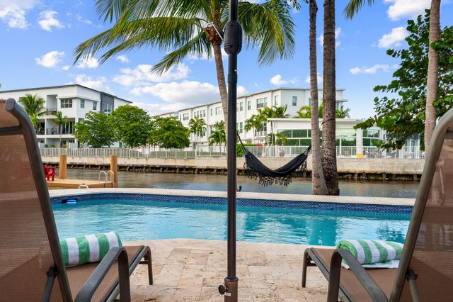 2757 NE 14th Avenue, Wilton Manors, FL 33334