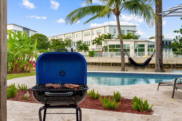 2757 NE 14th Avenue, Wilton Manors, FL 33334