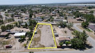 410 Valle Rojo Drive, Socorro, TX 79927