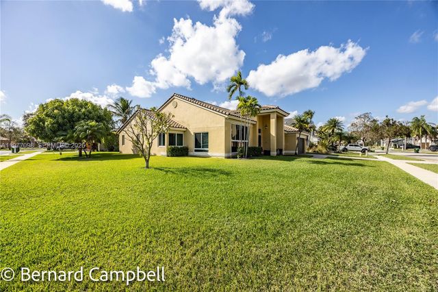 1210 NW 193rd Ave, Pembroke Pines, FL 33029