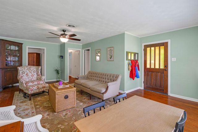 2949 Maydelle Lane, Farmers Branch, TX 75234