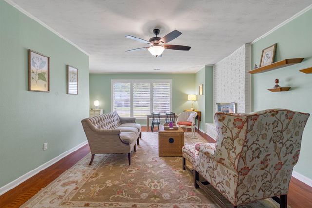 2949 Maydelle Lane, Farmers Branch, TX 75234