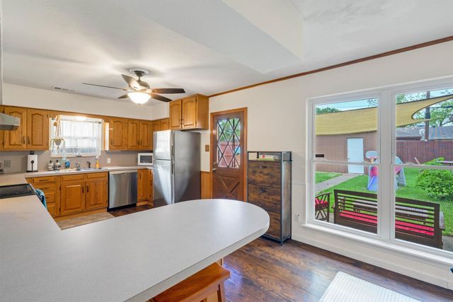 2949 Maydelle Lane, Farmers Branch, TX 75234