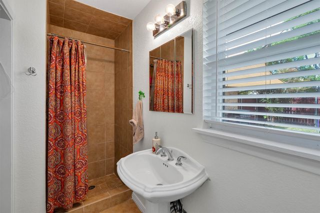 2949 Maydelle Lane, Farmers Branch, TX 75234