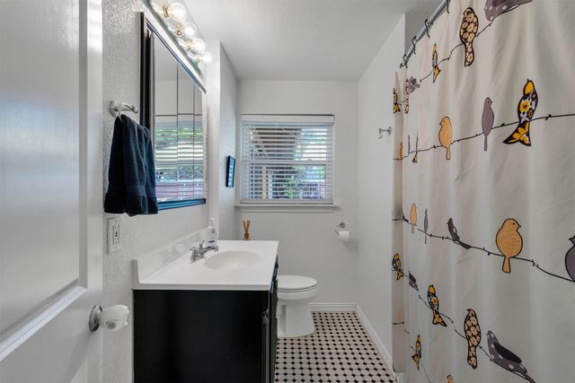 2949 Maydelle Lane, Farmers Branch, TX 75234