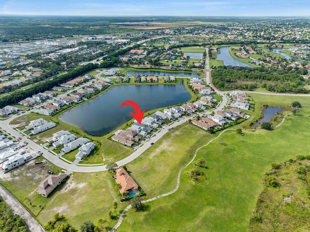 369 SE Fascino Circle, Port St. Lucie, FL 34984