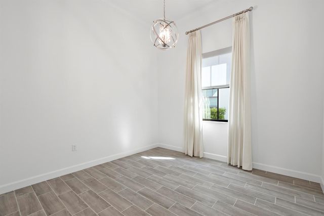 369 SE Fascino Circle, Port St. Lucie, FL 34984