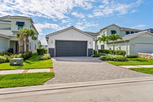 369 SE Fascino Circle, Port St. Lucie, FL 34984