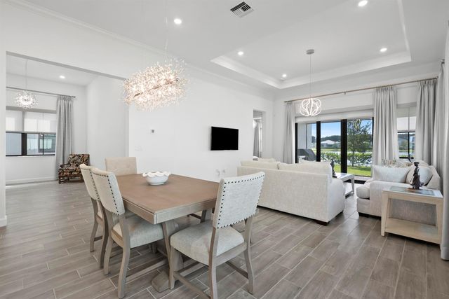 369 SE Fascino Circle, Port St. Lucie, FL 34984