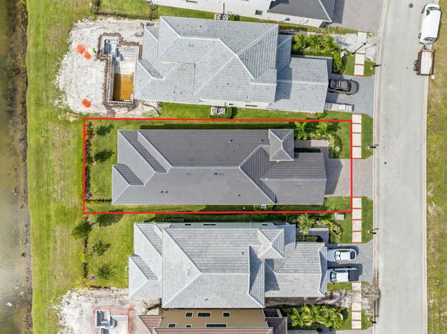 369 SE Fascino Circle, Port St. Lucie, FL 34984