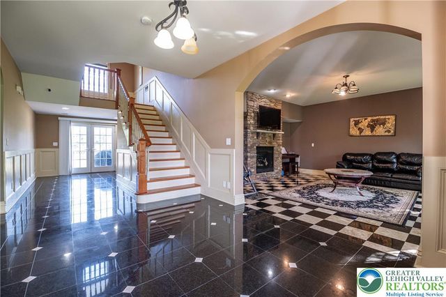 226 Sonny Drive, Bushkill Twp, PA 18091