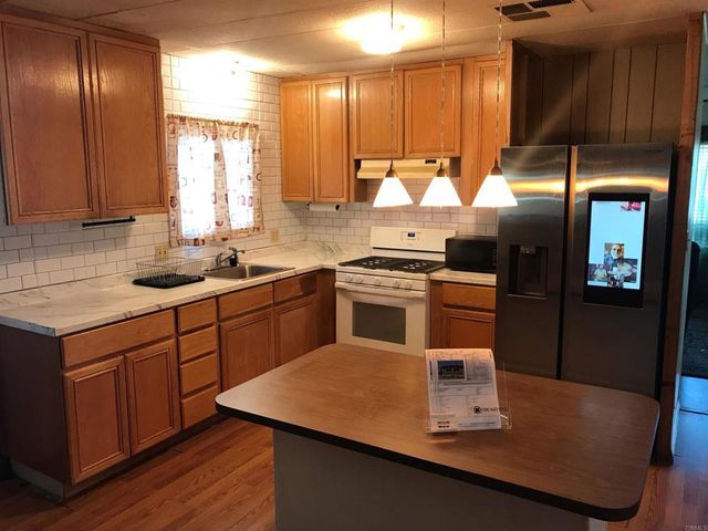 1010 E Bobier Drive E 86, Vista, CA 92084