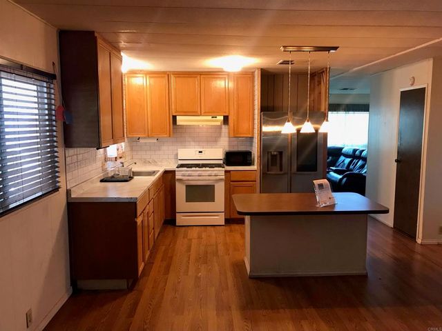 1010 E Bobier Drive E 86, Vista, CA 92084