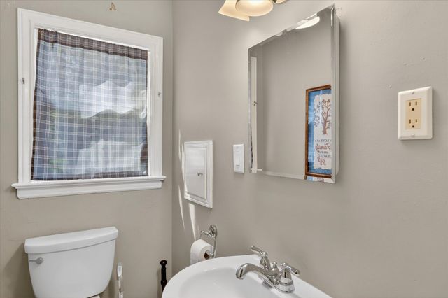 1422 Reycraft Drive, Kalamazoo, MI 49001