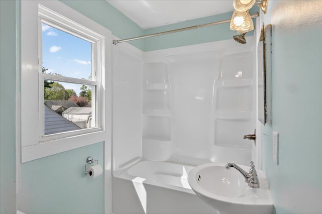 1422 Reycraft Drive, Kalamazoo, MI 49001