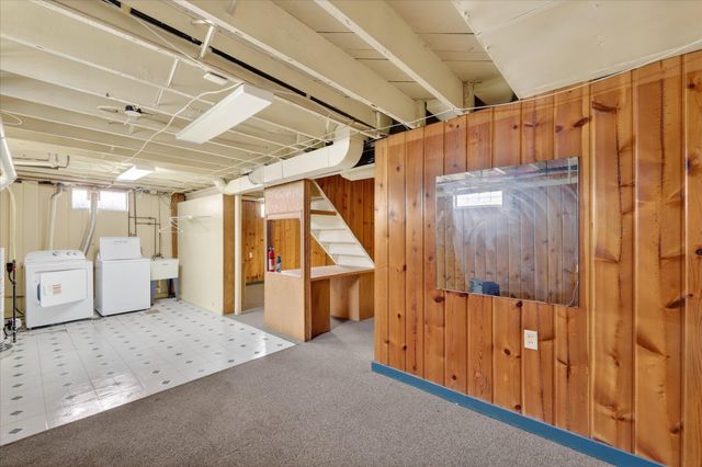 1422 Reycraft Drive, Kalamazoo, MI 49001