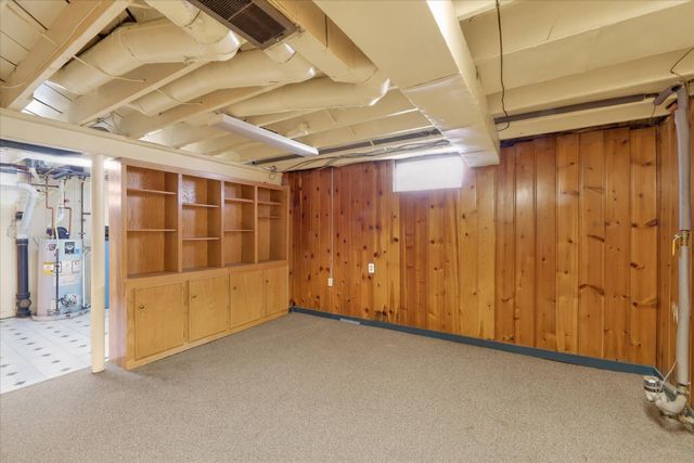 1422 Reycraft Drive, Kalamazoo, MI 49001