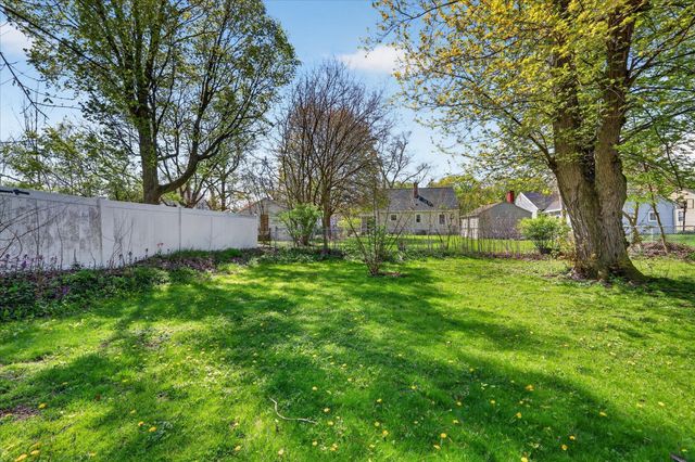 1422 Reycraft Drive, Kalamazoo, MI 49001