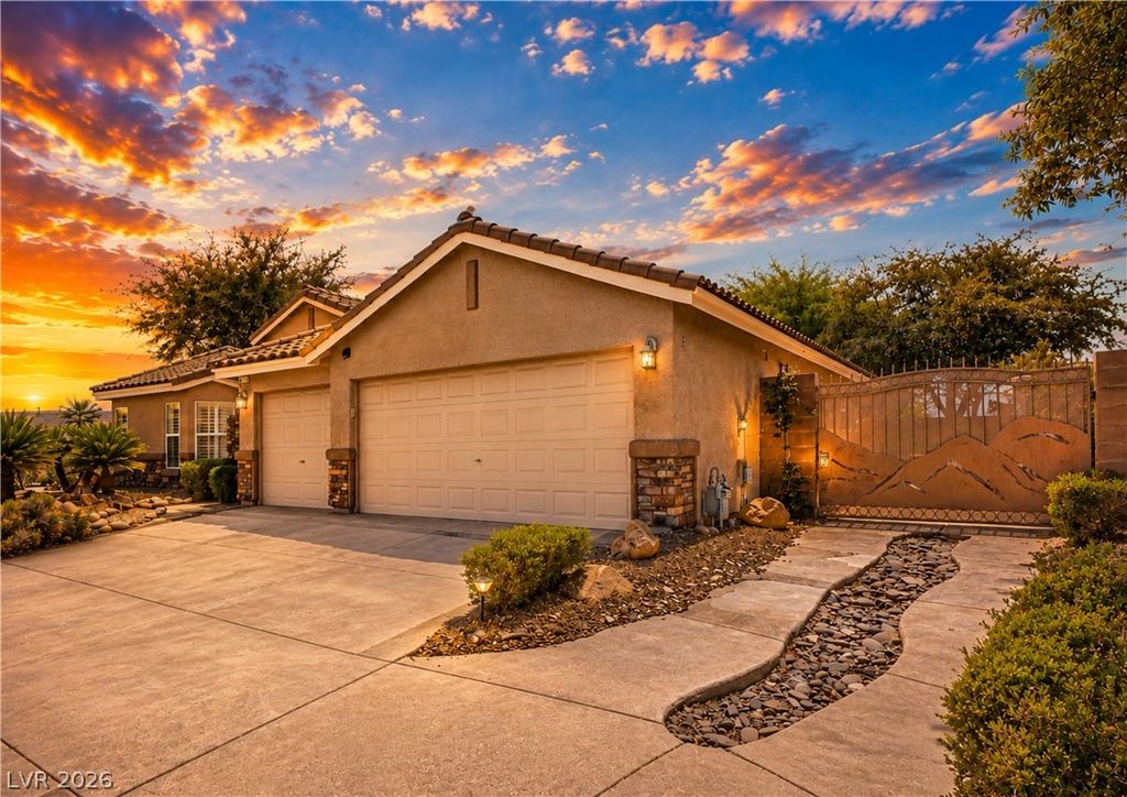 8317 Jeremiahs Lodge Avenue, Las Vegas, NV 89131 — photo 2