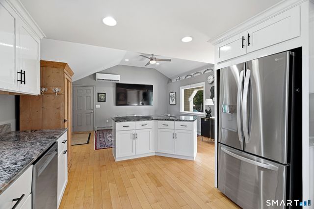 6 Jericho Drive, Old Lyme, CT 06371