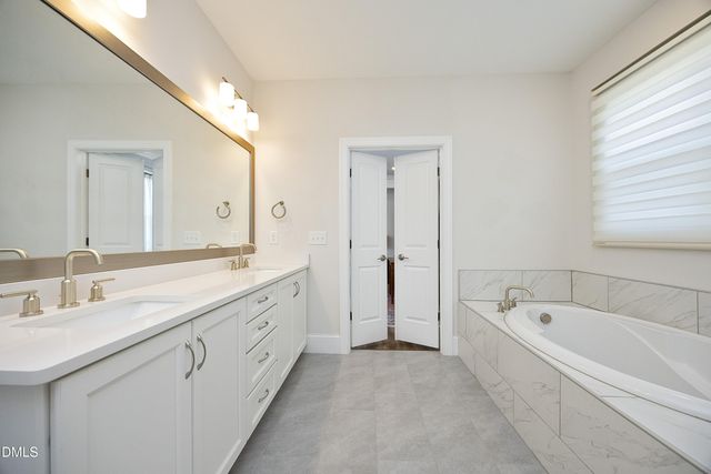 1612 Henley View Place, Apex, NC 27523