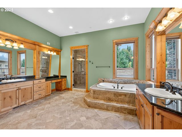 16025 Sw HILLSBORO Hwy, Hillsboro, OR 97123