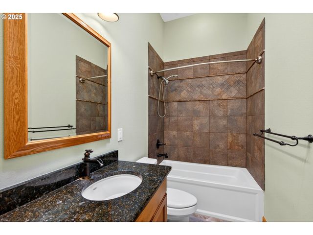 16025 Sw HILLSBORO Hwy, Hillsboro, OR 97123