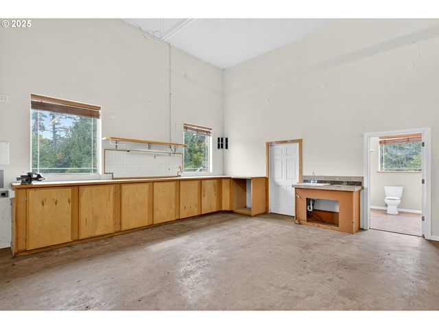 16025 Sw HILLSBORO Hwy, Hillsboro, OR 97123