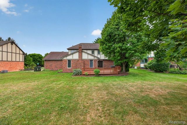 752 Englewood Drive, Rochester Hills, MI 48309