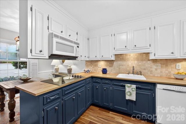 6826 Constitution Lane, Charlotte, NC 28210